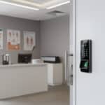 Comment un serrurier pour cabinet médical peut protéger vos données sensibles