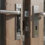 Serrures à encastrer électriques : démystifions les principales idées reçues