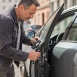 Dépanner un système de fermeture centralisée : conseils et astuces